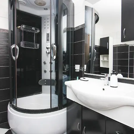 Modern 3 Bedroom Apartment - Ae1559
