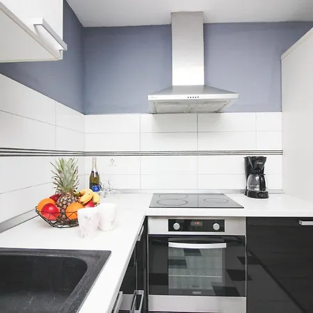 Apartment Modern 3 Bedroom Apartment - Ae1559 Zadar